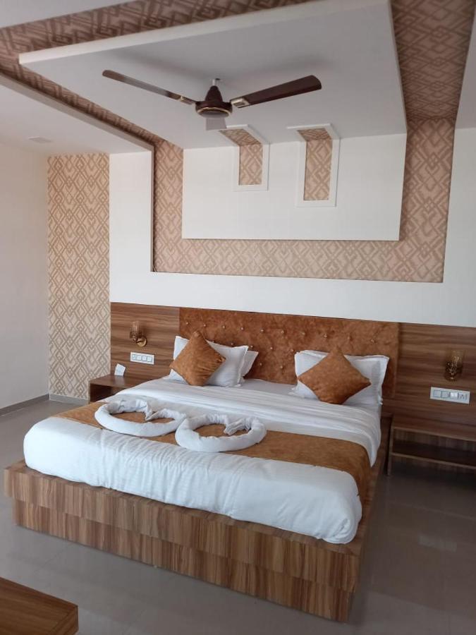 Hotel Nilkanth Inn Halol Экстерьер фото