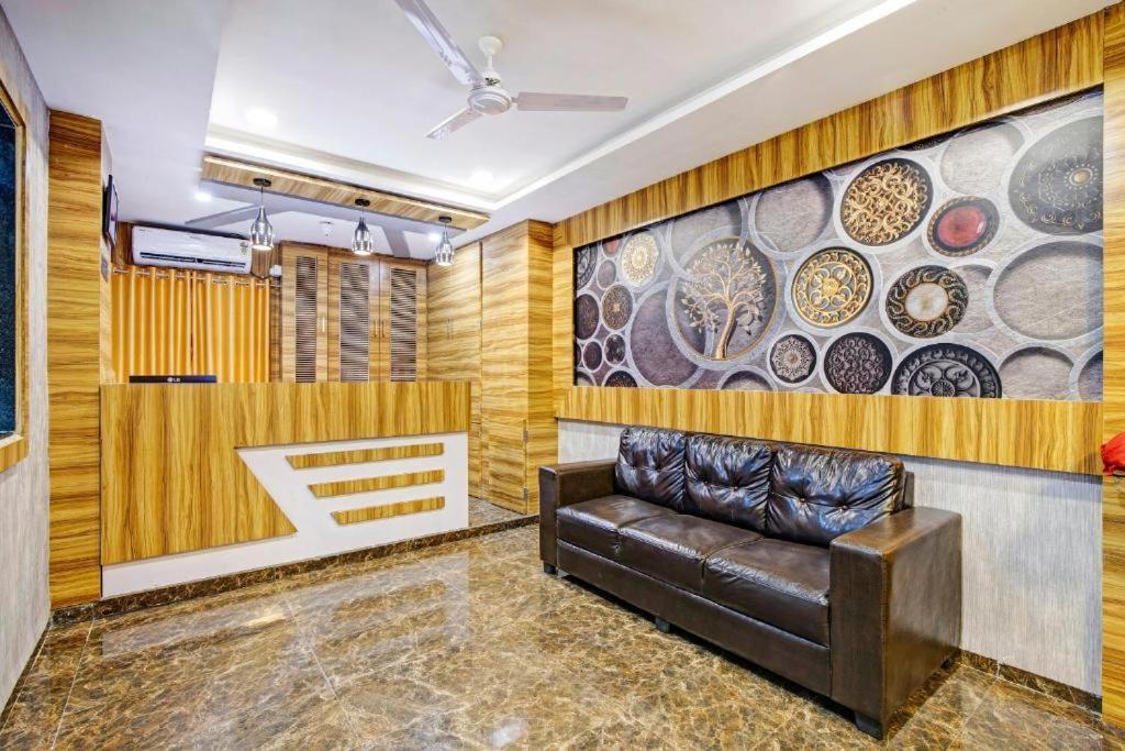 Hotel Nilkanth Inn Halol Экстерьер фото